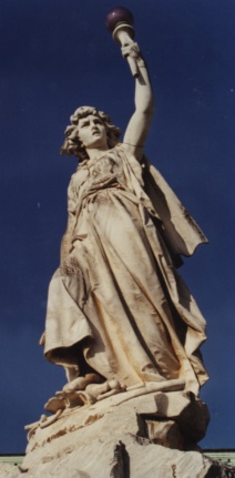 Estatua de la Libertad Remedios.JPG
