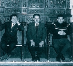 Emilio Alfaro Gracia (izda.) junto a Manuel Rotellar y J.L. Pomarón (centro), en la Seo..jpg