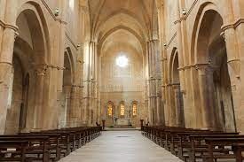 Interior de la abadia.jpg