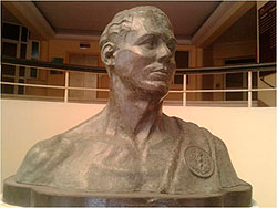 Busto de Jose Elias Borges.jpg
