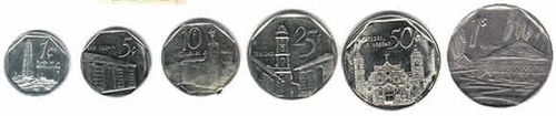 monedas de 1, 5, 10, 25 y 50 centavos y 1 peso