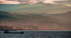 Vista de Trabzon (Trebisonda) desde el mar Negro