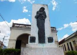 Monumento-madres-guanabacoa-foto-abelrojas.jpg