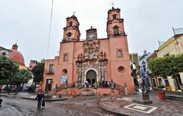 Templo-de-San-Francisco-en-Guanajuato.jpg