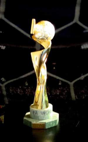 Trofeo Copa Mundial Femenina de Fútbol.jpg