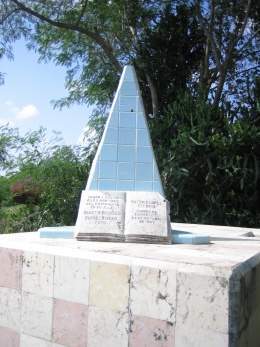 Obelisco Combate de Maniabón.jpg.jpg