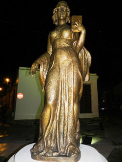 Escultura-monumentaria-a-la-poetisa-camagc3bceyana-gertrudis-gc3b3mez-de-avellaneda.jpg