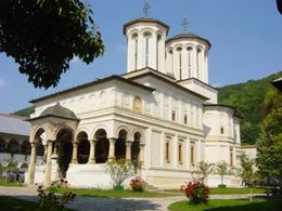 Rumania-monasterio-horezu.jpg