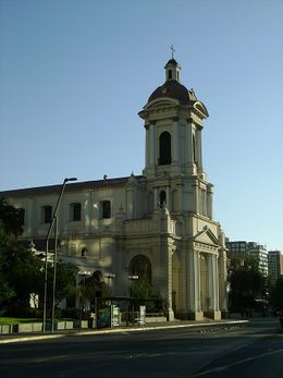 Iglesia de la Divina Providencia al atardecer.jpg