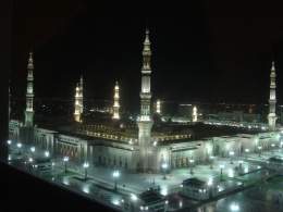 Al-Masjid Al-Nabawi.jpg