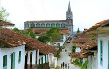 Iglesia y calles de Caramanta, Antioquia.jpg