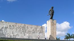Mausoleo de Ernesto Guevara en Santa Clara Cuba.jpg