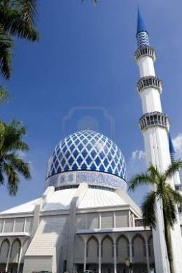Mezquita de Salahuddin Abdul Aziz del sultan.jpg