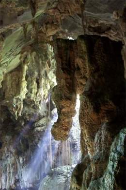 Cueva Santo Tomas.jpg