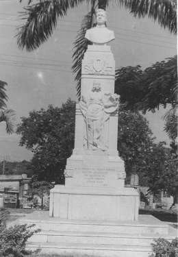 Monumento a Nestor Aranguren en guanabacoa.JPG