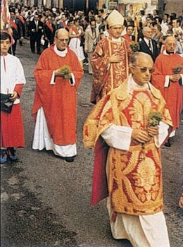 Obispo y cabildo en la procesión de San Lorenzo.jpg