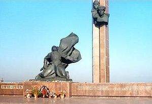 MonumentoMatrosov Ufa.jpg
